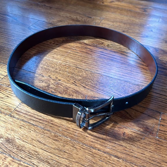 Pierre Cardin Men’s black leather belt with silver buckle Size 36 - Picture 4 of 4